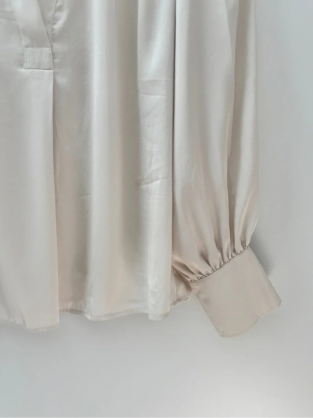 Banana Republic Ivory Silk Feel Popover Blouse Poet Sleeve Large L Boho Romantic